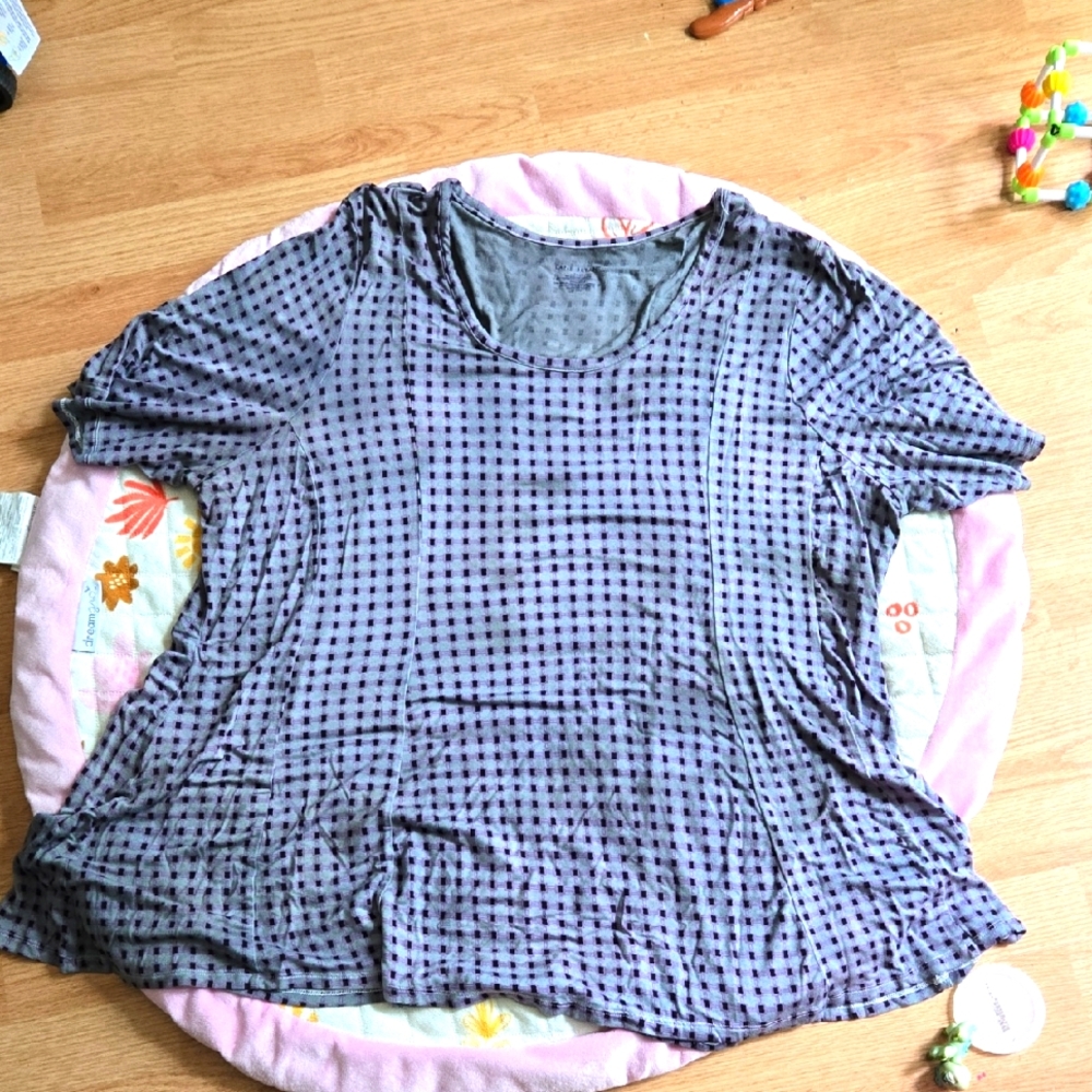 Lane Bryant Black and Gray Patterned Short Sleeve Top